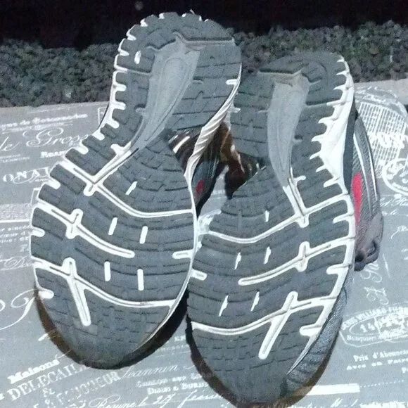 Women Brooks GTS 18 Sneakers - Picture 5 of 5